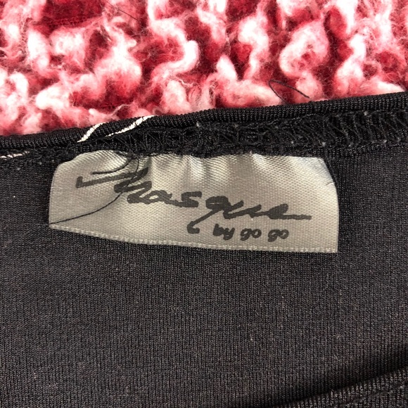 Woman’s Floral Top - Picture 2 of 3